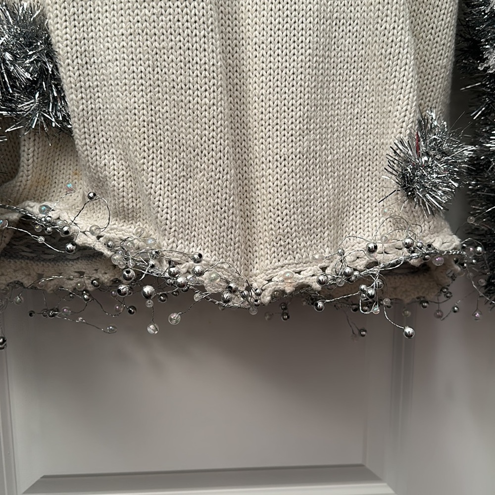 Unique Cream UGLY Christmas sweater XL that LIGHTS UP! Battery pack operated 🎄 - Picture 8 of 10